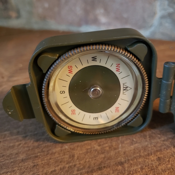 2005 Jeep Cherokee Compass/Stop Watch - Picture 3 of 4